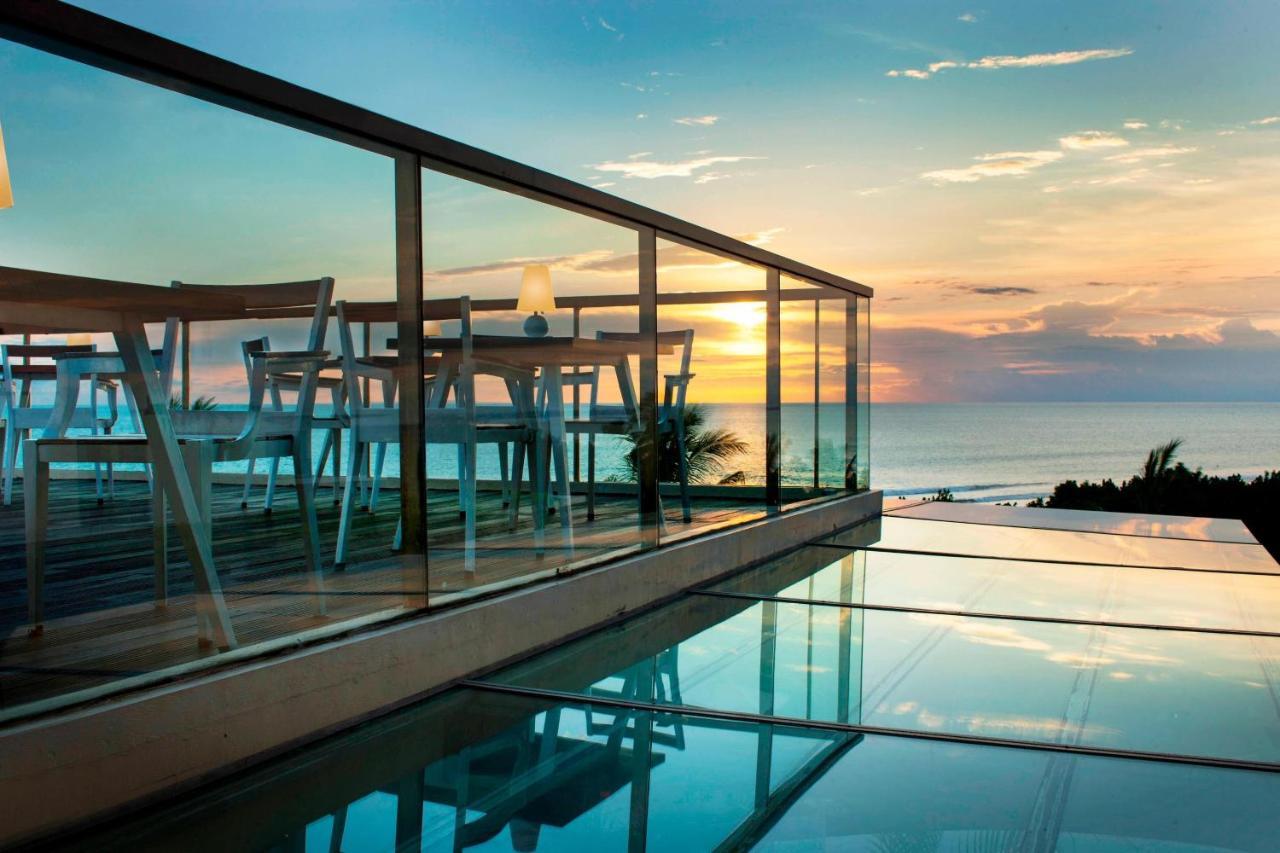 Sheraton Bali Kuta Resort Eksteriør bilde Sunset at the Sky Bar