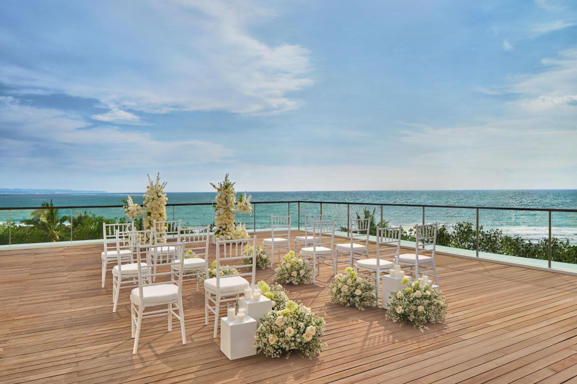 Sheraton Bali Kuta Resort Eksteriør bilde The rooftop of the hotel